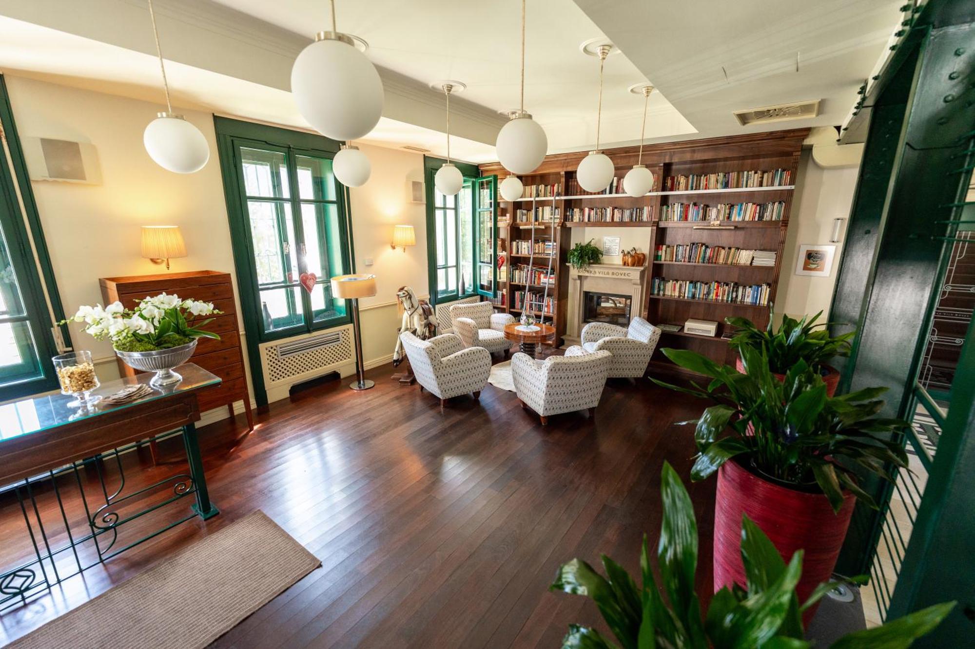 Boutique Hotel Dobra Vila โบเว็ก ภายนอก รูปภาพ